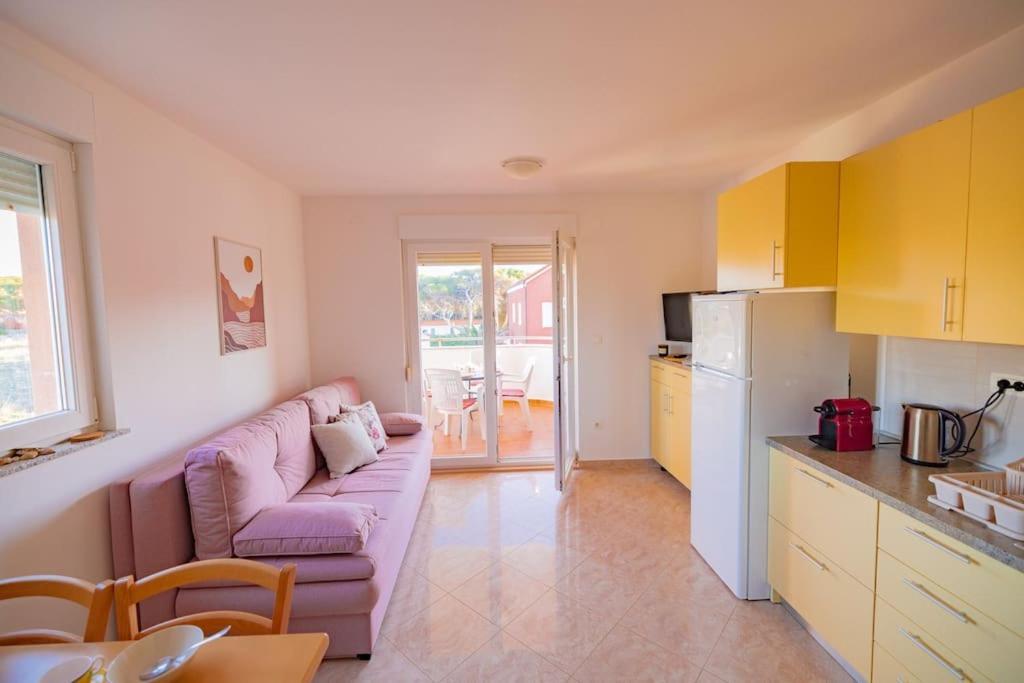 Apartment Vito, Pag Island ポヴリャナ エクステリア 写真